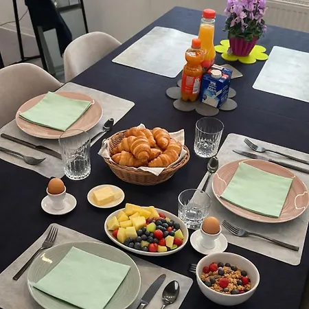 Modernes Mit Frühstück Apartment